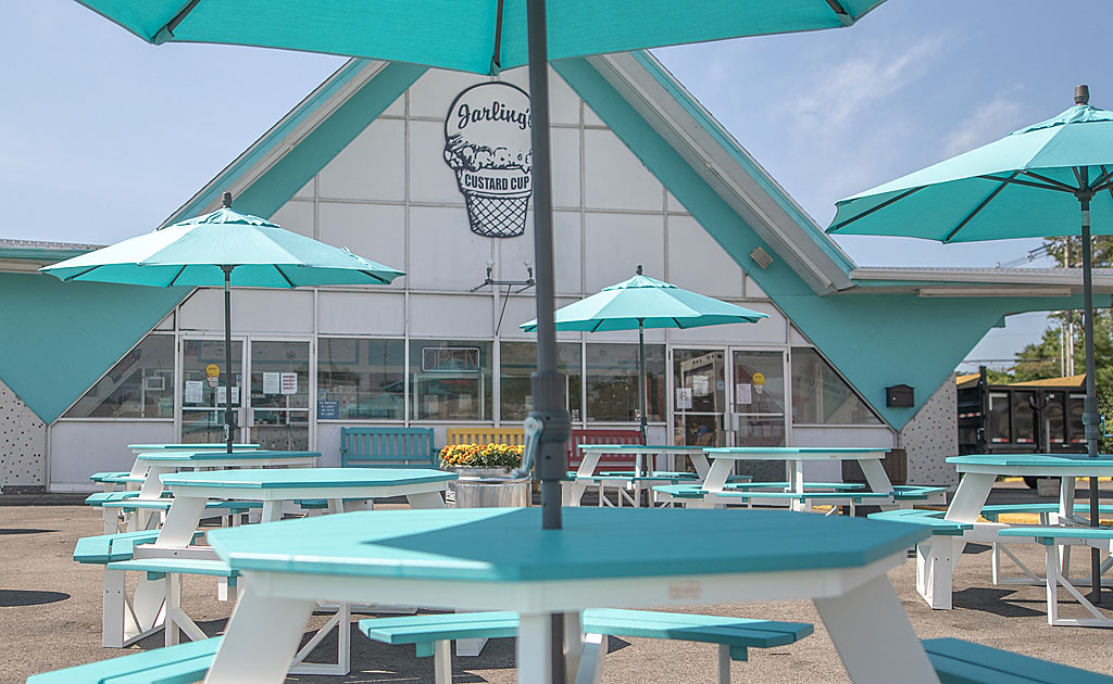 Custard Cup Champaign IL 2023 New outdoor dining area by Cardinal Patio