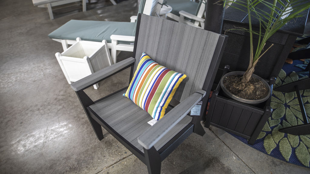 Large poly chair with wood texture. champaign il store