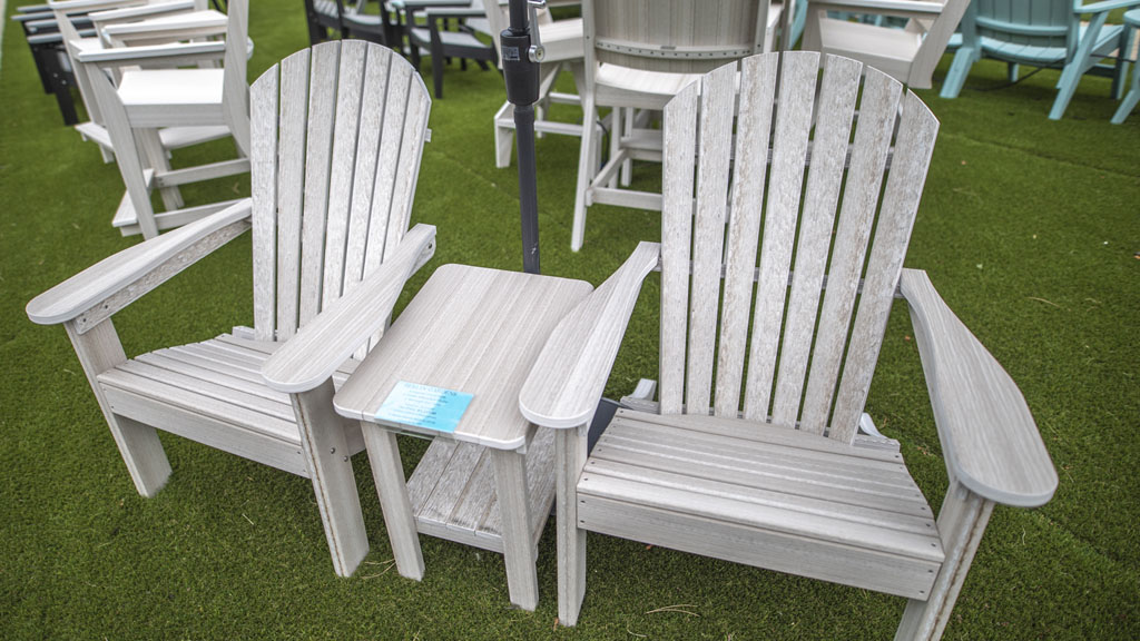 2 person seating in wood texture and side table. champaign-il-store