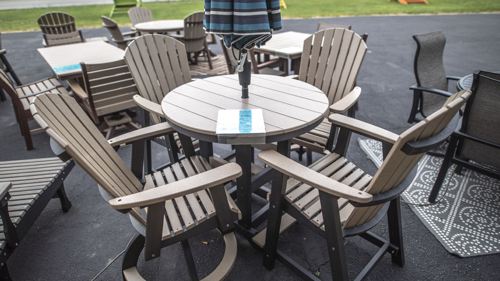 4 person dining counter set with swivel chairs and small round table. champaign il store