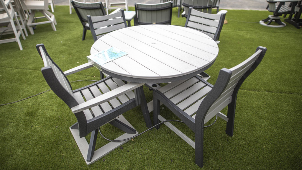 4 person modern round poly dining set with swivel chairs. champaign il store