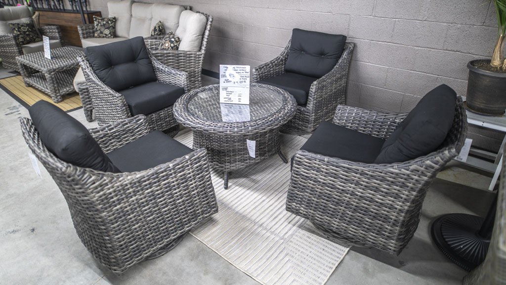 4 person sunroom-wicker with swivel chairs and coffee table. champaign il store