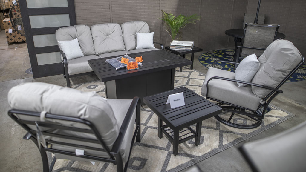 5 person extruded aluminum deep seating with side table and fire table. champaign il store