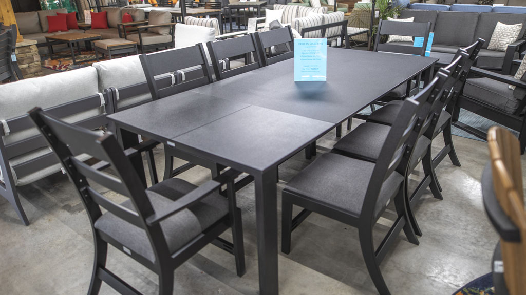 8 person large mgp marine grade poly expanding dinette set. champaign il store