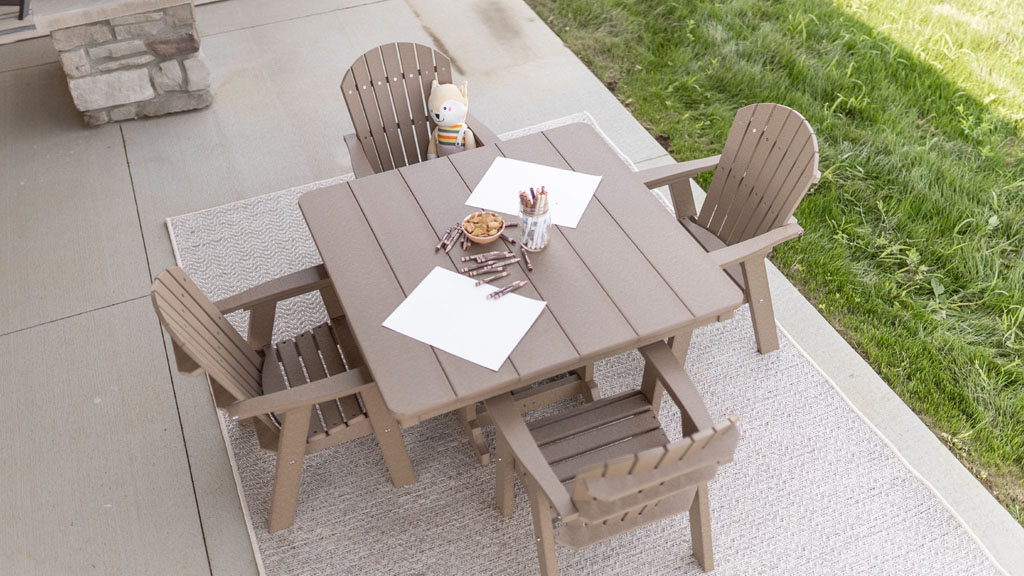 Child sized poly dining set.