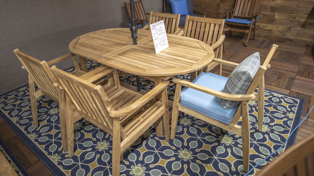 teak oval dining set seats 6 people. champaign il store